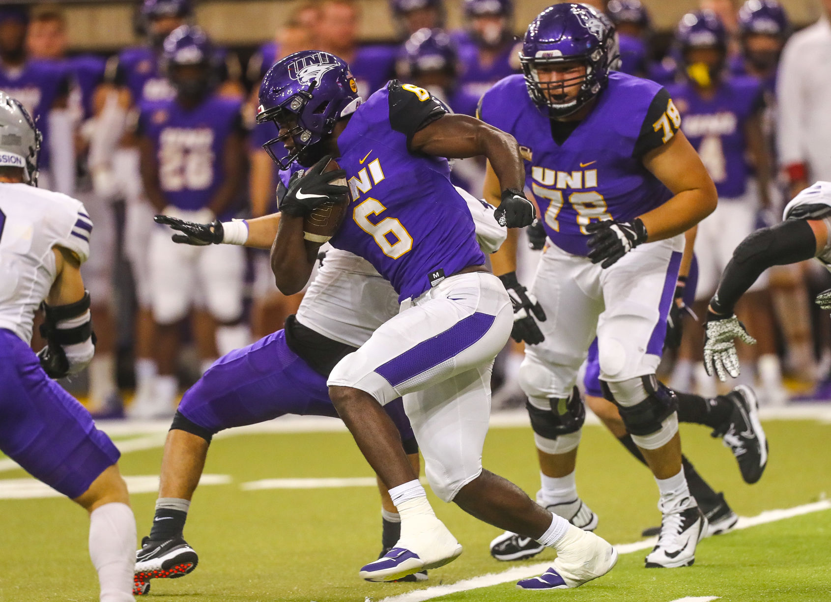 FBall UNI vs. St. Thomas 14